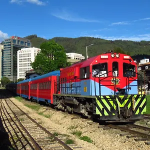  Pensión Familia Lombana Colombia