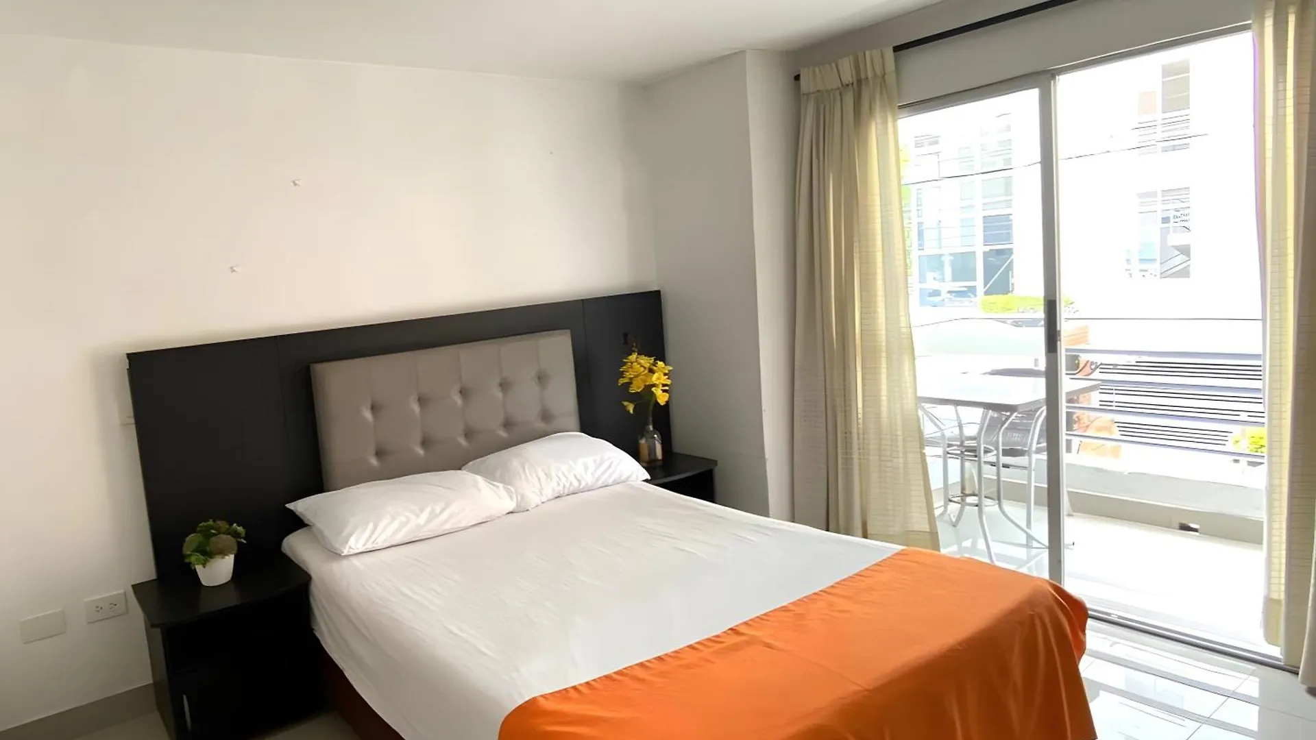 Hotel Emporium El Coral Laureles Medellín
