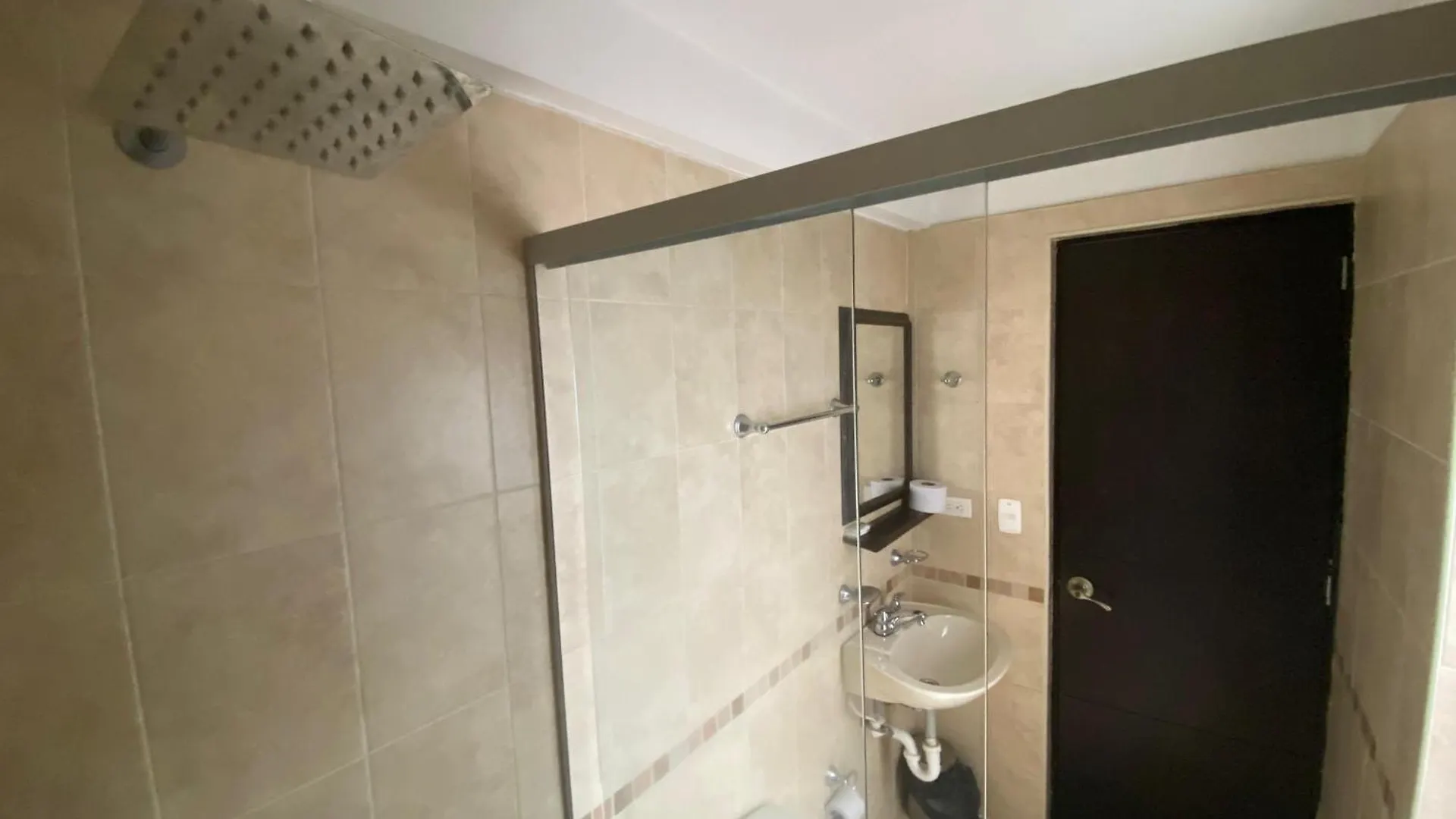Hotel Emporium El Coral Laureles Medellín 3*,